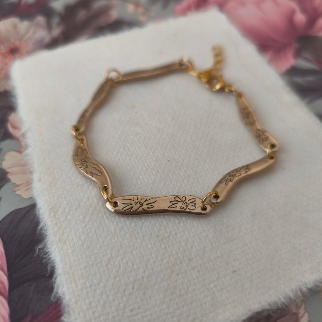 Signature ring