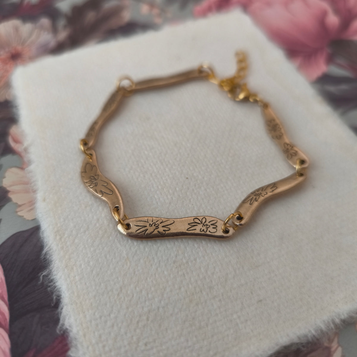 Signature ring