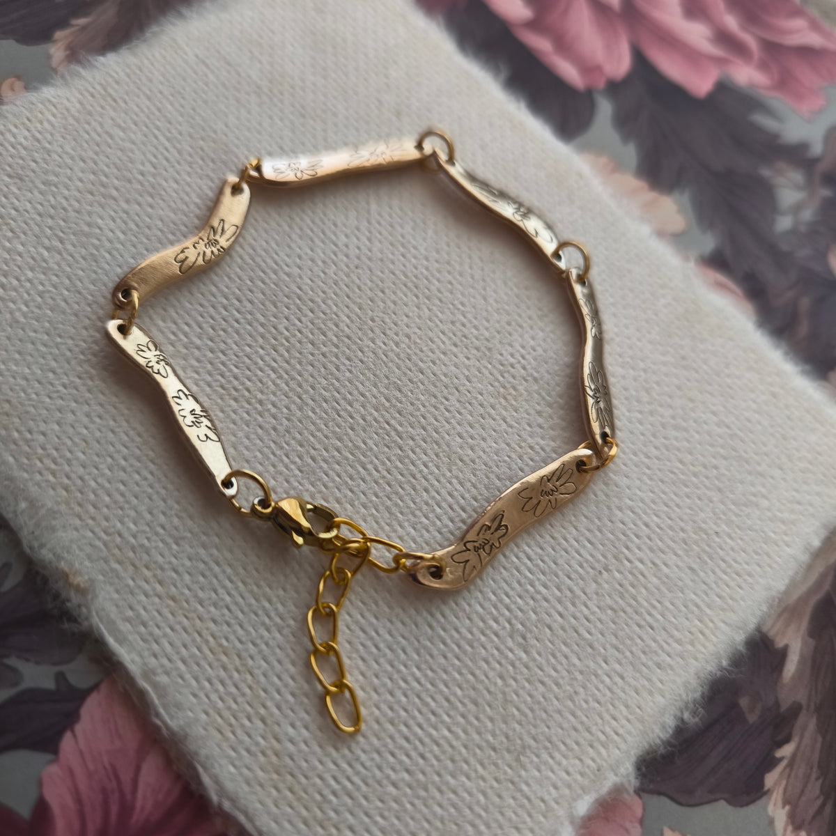 Signature ring