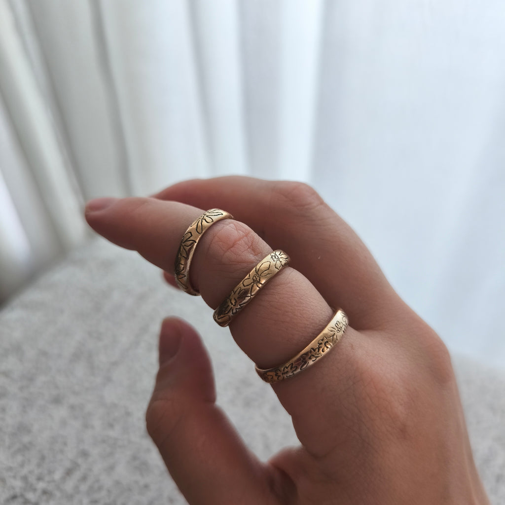 Signature ring